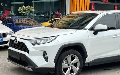 Toyota RAV4, 2021 год, 2 370 000 рублей, 1 фотография