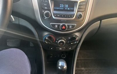 Hyundai Solaris II рестайлинг, 2015 год, 600 000 рублей, 1 фотография