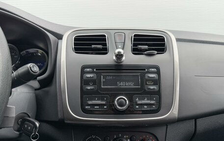 Renault Logan II, 2016 год, 885 000 рублей, 12 фотография