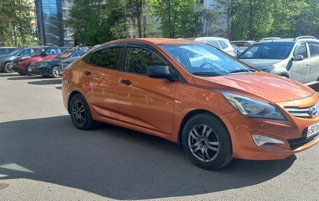 Hyundai Solaris II рестайлинг, 2015 год, 600 000 рублей, 2 фотография