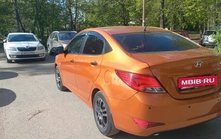Hyundai Solaris II рестайлинг, 2015 год, 600 000 рублей, 4 фотография