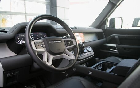 Land Rover Defender II, 2021 год, 8 990 000 рублей, 15 фотография