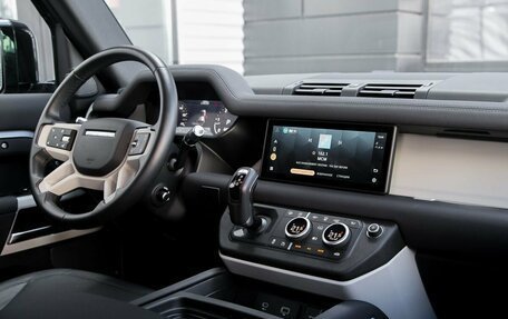 Land Rover Defender II, 2021 год, 8 990 000 рублей, 37 фотография