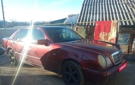 Mercedes-Benz E-Класс, 1997 год, 399 000 рублей, 1 фотография
