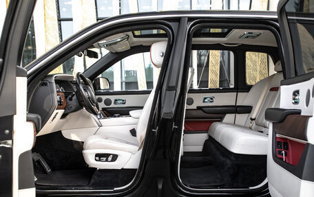 Rolls-Royce Cullinan, 2019 год, 28 000 000 рублей, 4 фотография