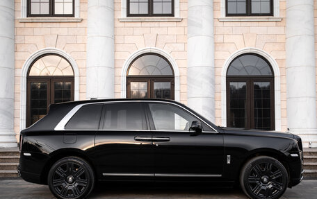 Rolls-Royce Cullinan, 2019 год, 28 000 000 рублей, 12 фотография