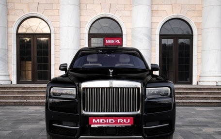 Rolls-Royce Cullinan, 2019 год, 28 000 000 рублей, 11 фотография