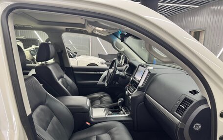 Toyota Land Cruiser 200, 2019 год, 7 790 000 рублей, 23 фотография