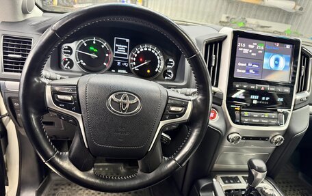Toyota Land Cruiser 200, 2019 год, 7 790 000 рублей, 26 фотография