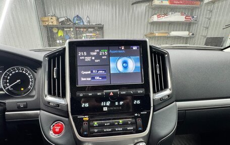 Toyota Land Cruiser 200, 2019 год, 7 790 000 рублей, 29 фотография