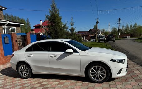 Mercedes-Benz A-Класс, 2019 год, 2 950 000 рублей, 4 фотография
