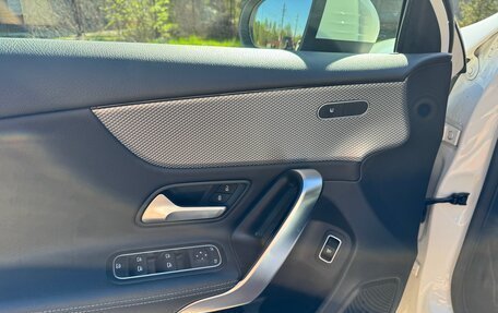 Mercedes-Benz A-Класс, 2019 год, 2 950 000 рублей, 12 фотография