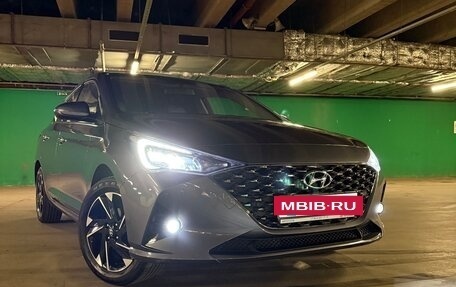 Hyundai Solaris II рестайлинг, 2021 год, 2 350 000 рублей, 2 фотография