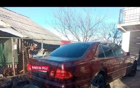 Mercedes-Benz E-Класс, 1997 год, 399 000 рублей, 2 фотография