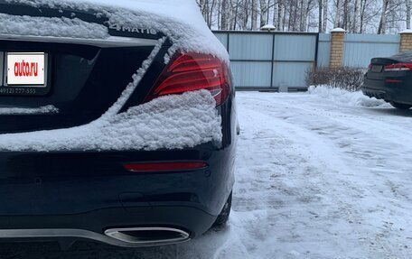 Mercedes-Benz E-Класс, 2019 год, 3 400 000 рублей, 20 фотография