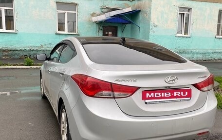 Hyundai Avante, 2010 год, 950 000 рублей, 4 фотография