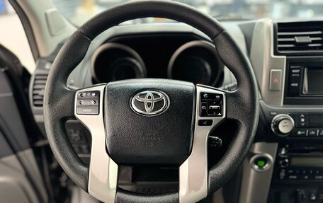Toyota Land Cruiser Prado 150 рестайлинг 2, 2013 год, 2 800 000 рублей, 10 фотография