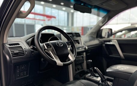 Toyota Land Cruiser Prado 150 рестайлинг 2, 2013 год, 2 800 000 рублей, 9 фотография