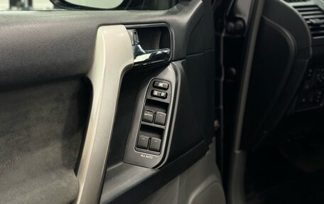 Toyota Land Cruiser Prado 150 рестайлинг 2, 2013 год, 2 800 000 рублей, 11 фотография