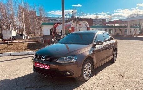 Volkswagen Jetta VI, 2011 год, 1 050 000 рублей, 1 фотография