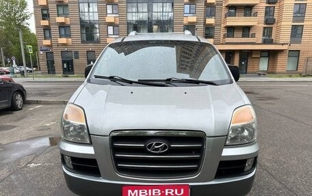 Hyundai Starex I рестайлинг, 2006 год, 700 000 рублей, 1 фотография