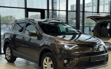 Toyota RAV4, 2018 год, 2 310 000 рублей, 3 фотография