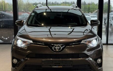 Toyota RAV4, 2018 год, 2 310 000 рублей, 2 фотография