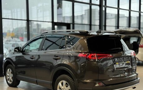 Toyota RAV4, 2018 год, 2 310 000 рублей, 4 фотография