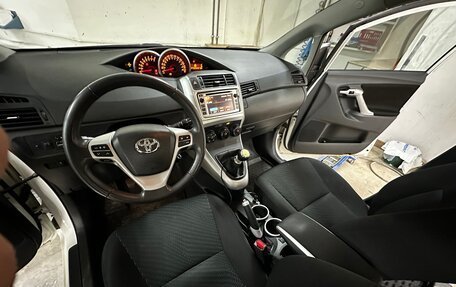 Toyota Verso I, 2012 год, 1 100 000 рублей, 15 фотография