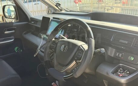 Honda Stepwgn IV, 2018 год, 3 000 000 рублей, 6 фотография