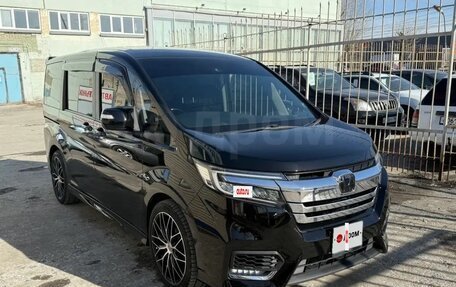 Honda Stepwgn IV, 2018 год, 3 000 000 рублей, 2 фотография
