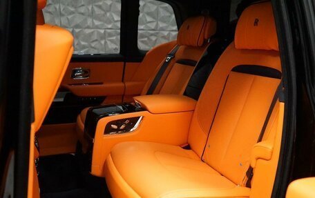Rolls-Royce Cullinan, 2024 год, 47 000 000 рублей, 8 фотография