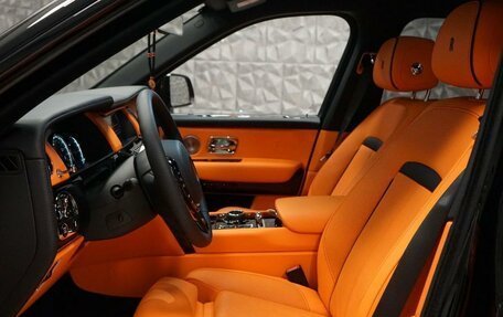 Rolls-Royce Cullinan, 2024 год, 47 000 000 рублей, 9 фотография