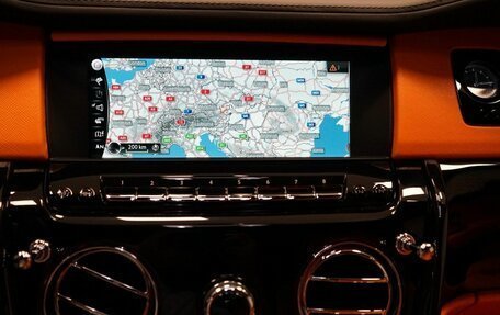 Rolls-Royce Cullinan, 2024 год, 47 000 000 рублей, 19 фотография