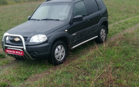 Chevrolet Niva I рестайлинг, 2017 год, 695 000 рублей, 3 фотография
