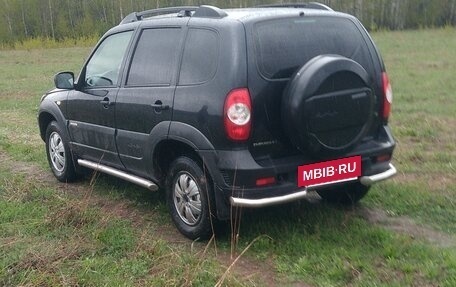 Chevrolet Niva I рестайлинг, 2017 год, 695 000 рублей, 4 фотография