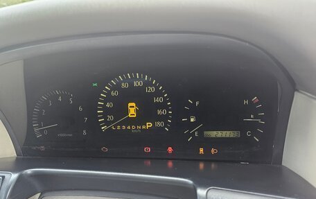 Toyota Crown Majesta, 2002 год, 1 450 000 рублей, 27 фотография