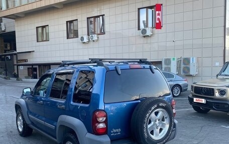 Jeep Liberty (North America) I, 2005 год, 850 000 рублей, 6 фотография