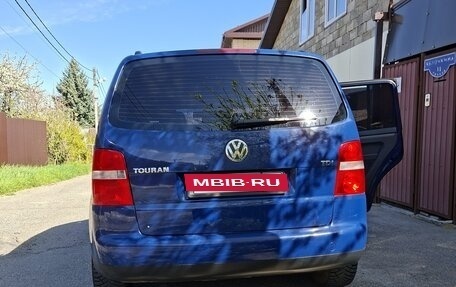 Volkswagen Touran III, 2004 год, 650 000 рублей, 4 фотография