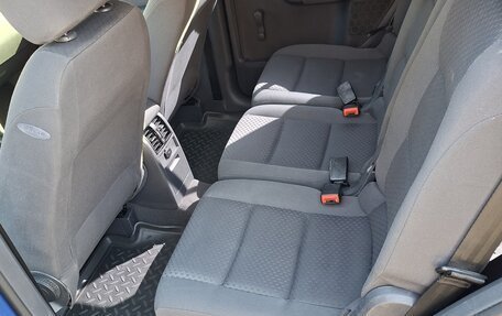 Volkswagen Touran III, 2004 год, 650 000 рублей, 13 фотография
