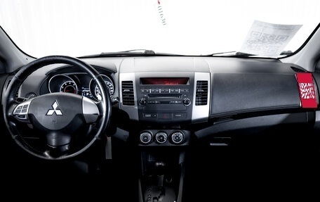Mitsubishi Outlander III рестайлинг 3, 2010 год, 1 080 000 рублей, 13 фотография