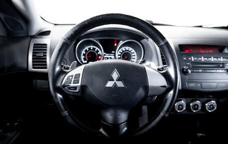 Mitsubishi Outlander III рестайлинг 3, 2010 год, 1 080 000 рублей, 14 фотография