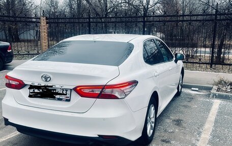 Toyota Camry, 2020 год, 1 800 000 рублей, 1 фотография