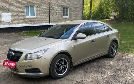 Chevrolet Cruze II, 2011 год, 780 000 рублей, 4 фотография