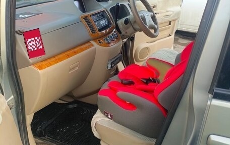 Nissan Serena II, 2002 год, 685 000 рублей, 3 фотография