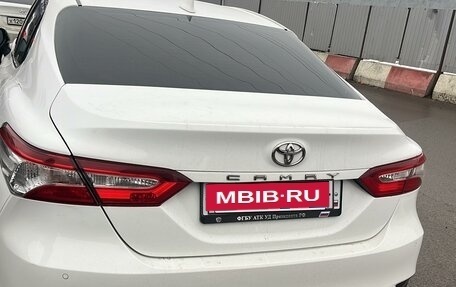 Toyota Camry, 2020 год, 1 800 000 рублей, 3 фотография
