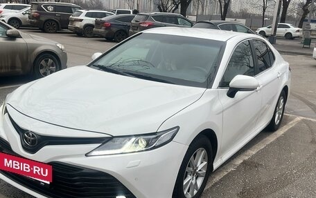 Toyota Camry, 2020 год, 1 800 000 рублей, 2 фотография