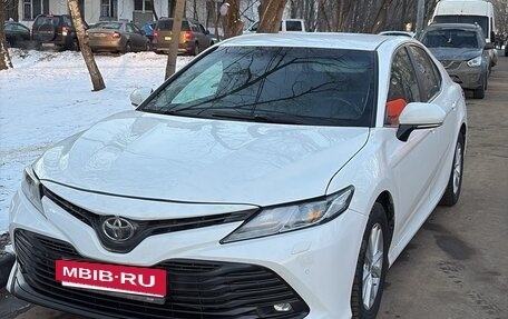 Toyota Camry, 2020 год, 1 800 000 рублей, 12 фотография