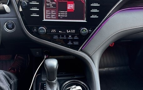 Toyota Camry, 2020 год, 1 800 000 рублей, 19 фотография