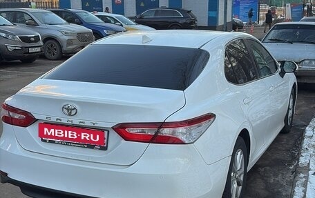 Toyota Camry, 2020 год, 1 800 000 рублей, 7 фотография